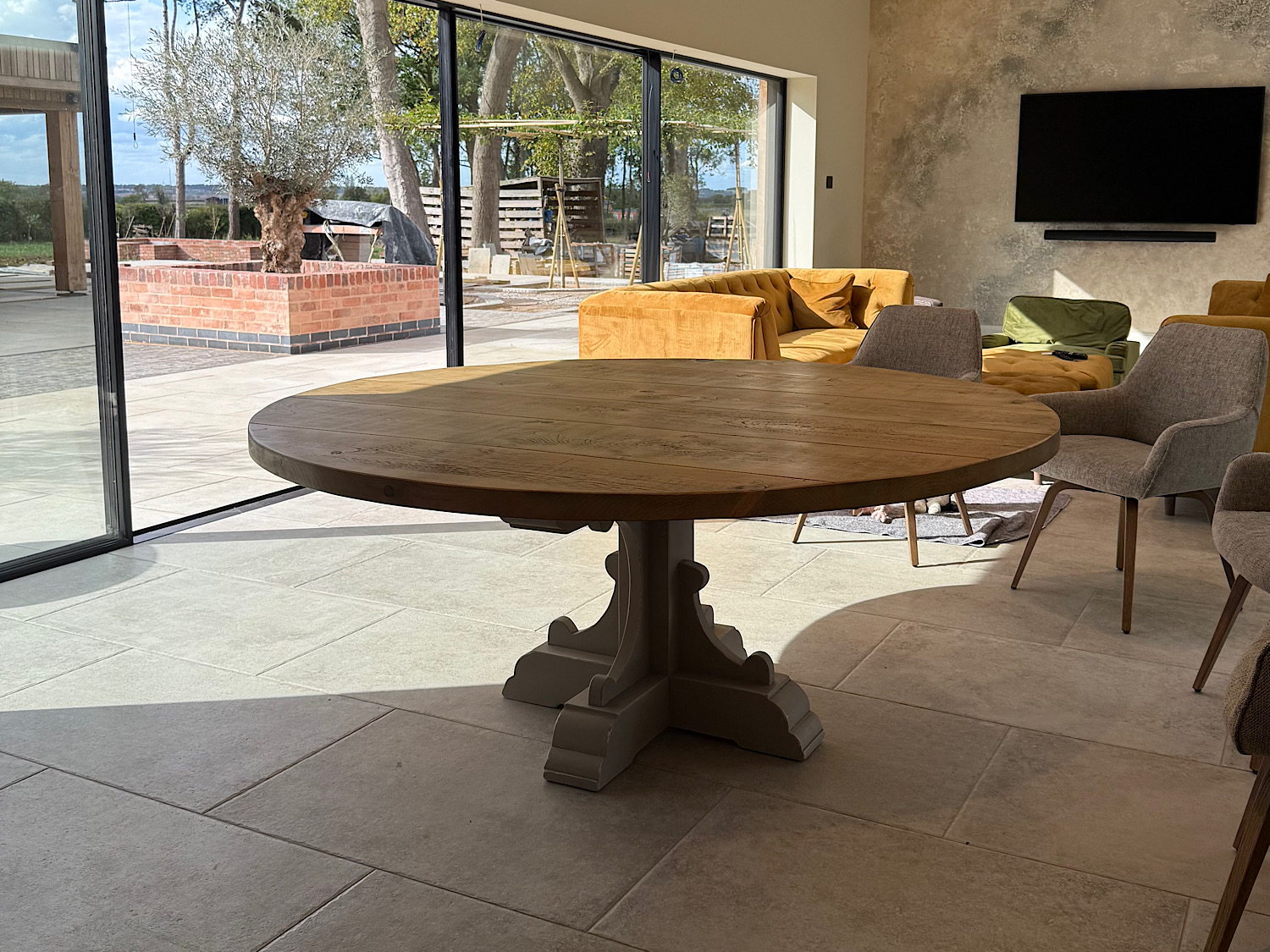 Round Castle Dining Table